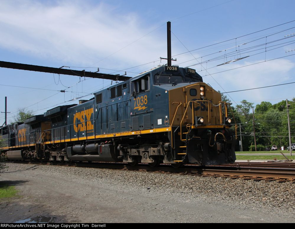 CSX 7038 leads M410